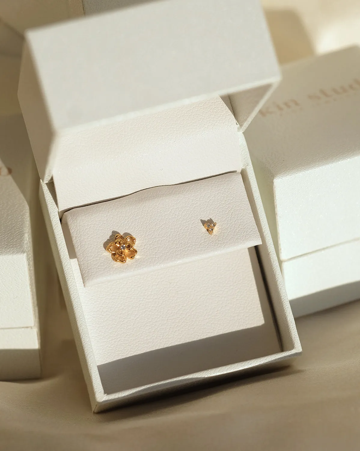 14K Solid Gold Fleur Petite Stud