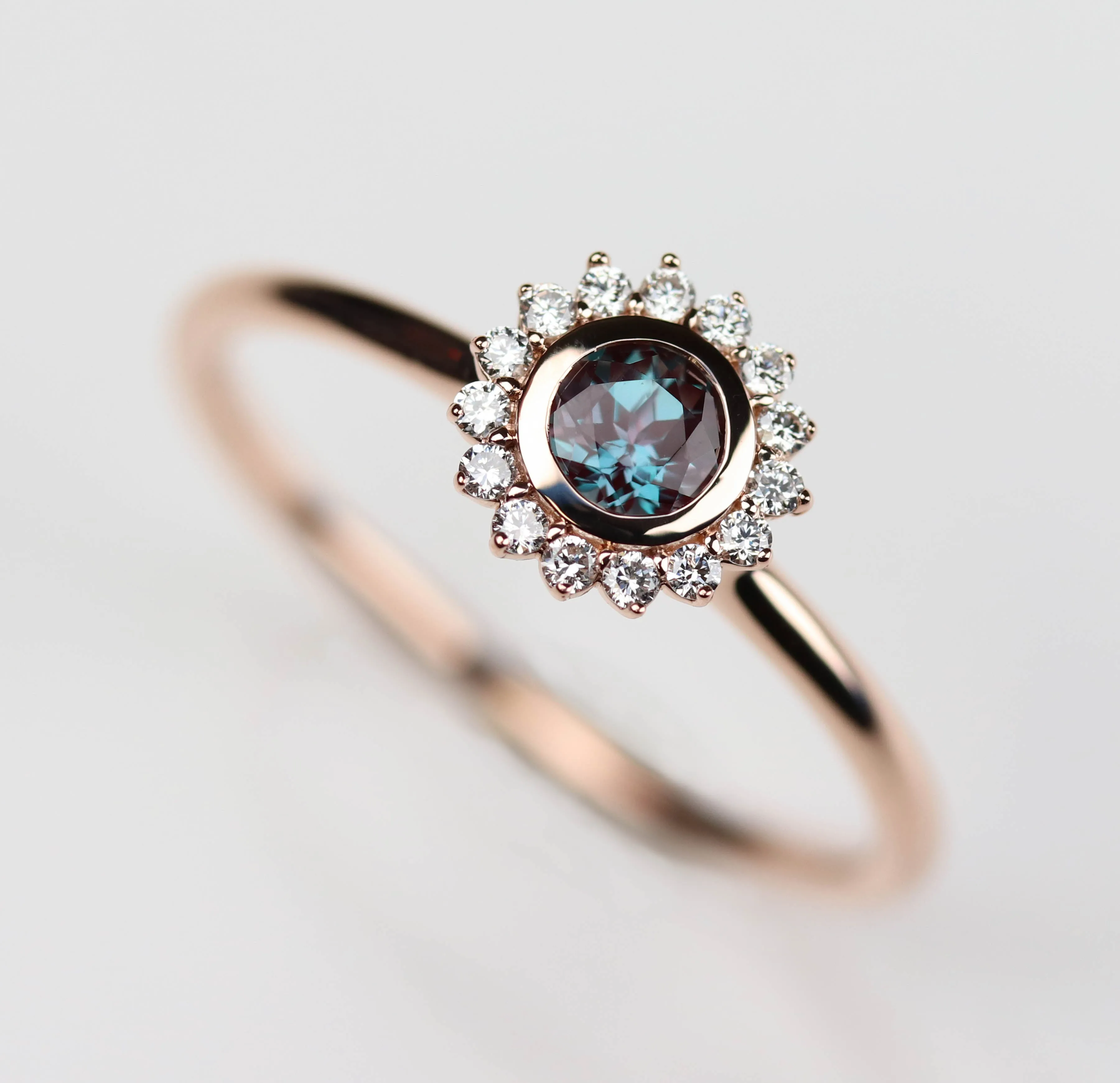 4mm Snowflake Halo Solitaire Engagement Ring with Lab-grown Alexandrite