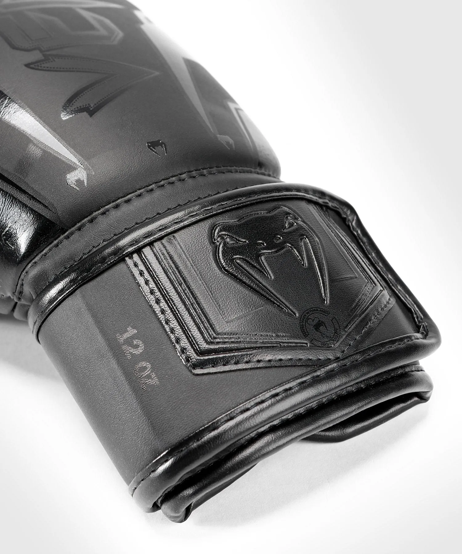 Boxing Gloves Elite Evo Venum - Black/Black