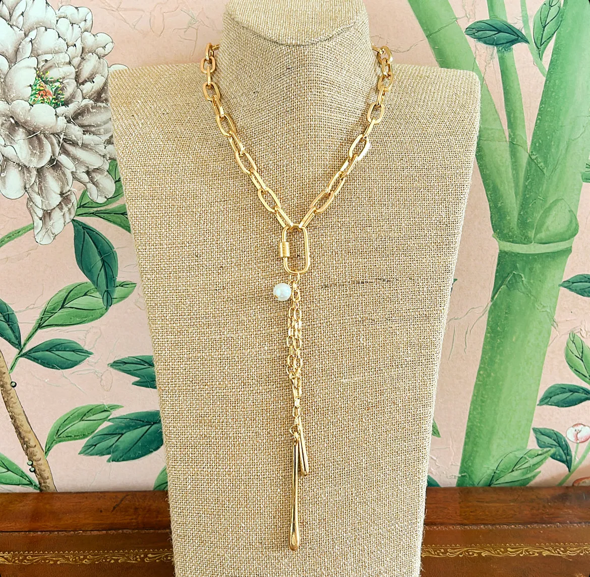 Chic gold link designer style necklace