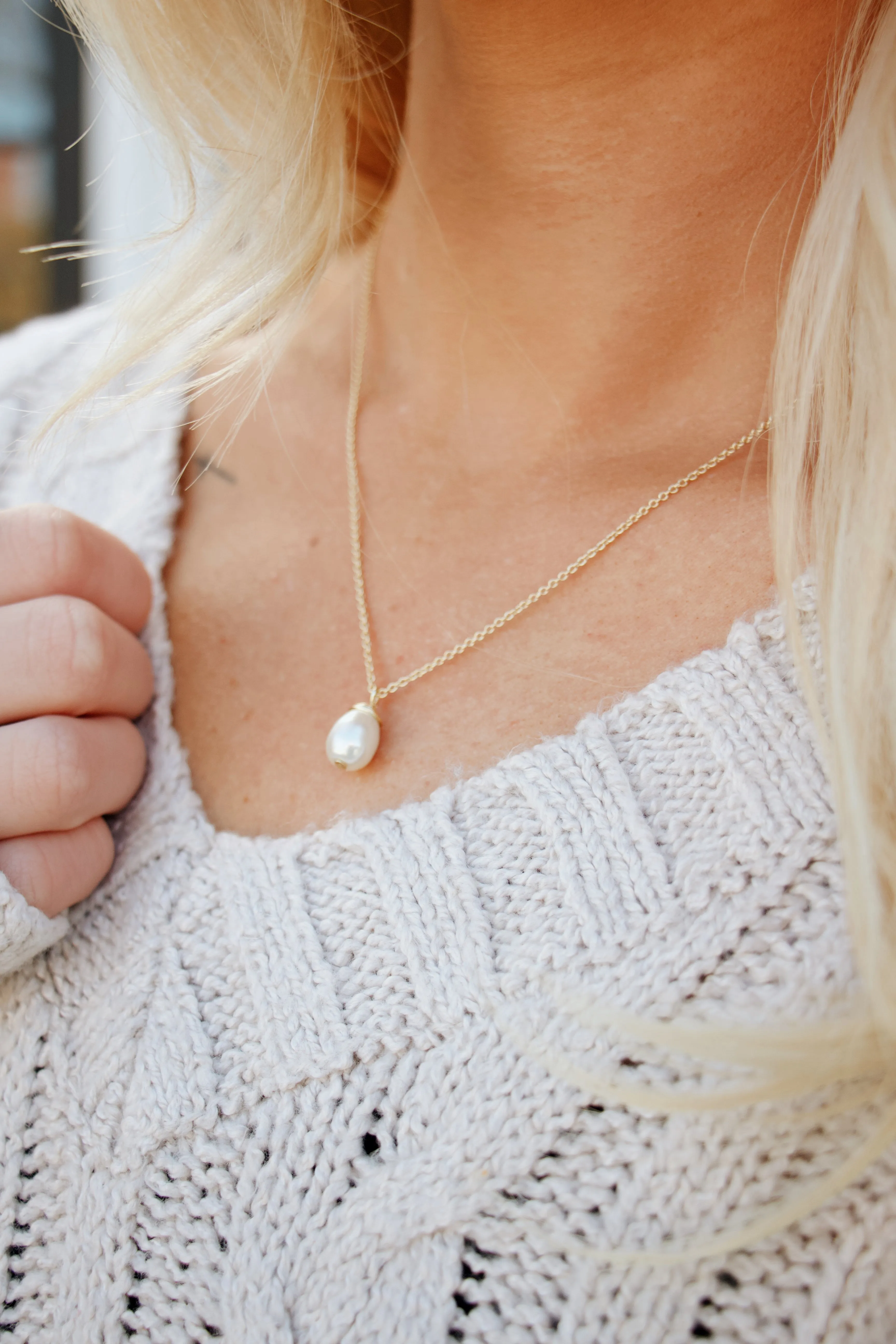 'Find Peace' Necklace in Gold