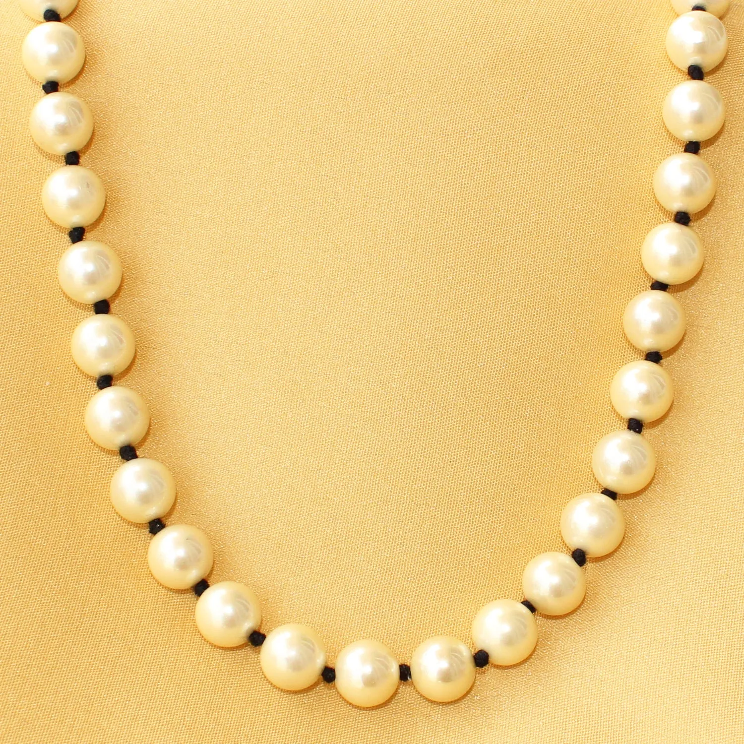 Imeora 10mm Black Knotted OffWhite Shell Pearl Necklace