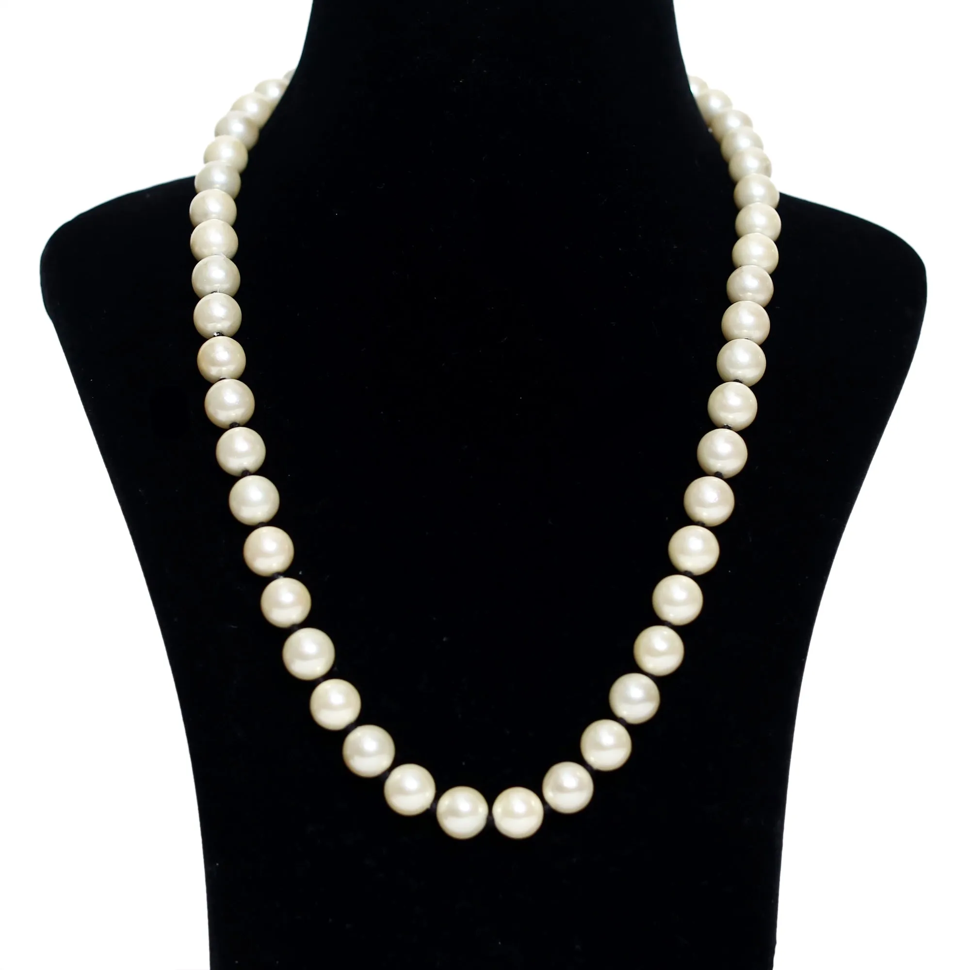 Imeora 10mm Black Knotted OffWhite Shell Pearl Necklace