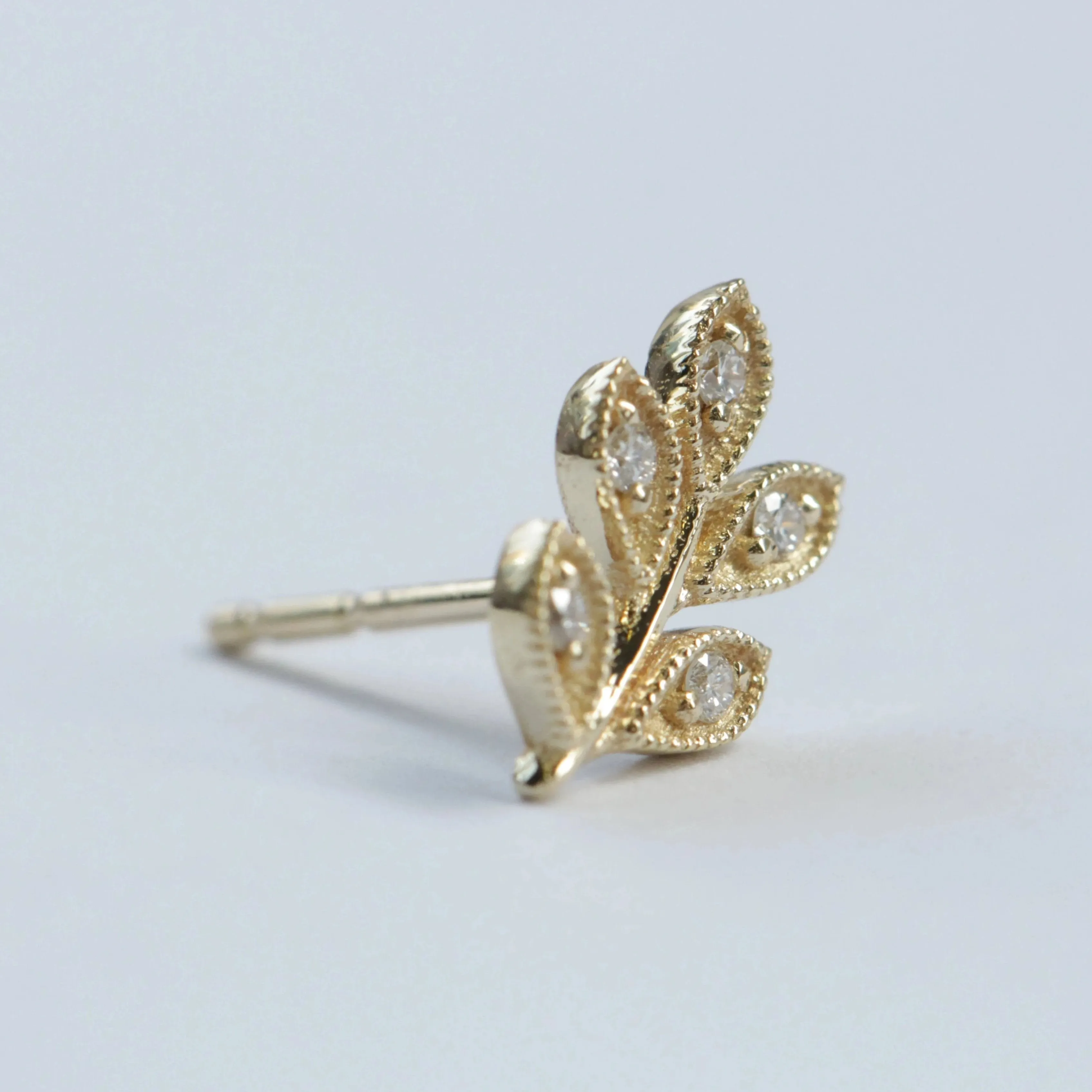 Leaf Gold Earring With White Diamonds