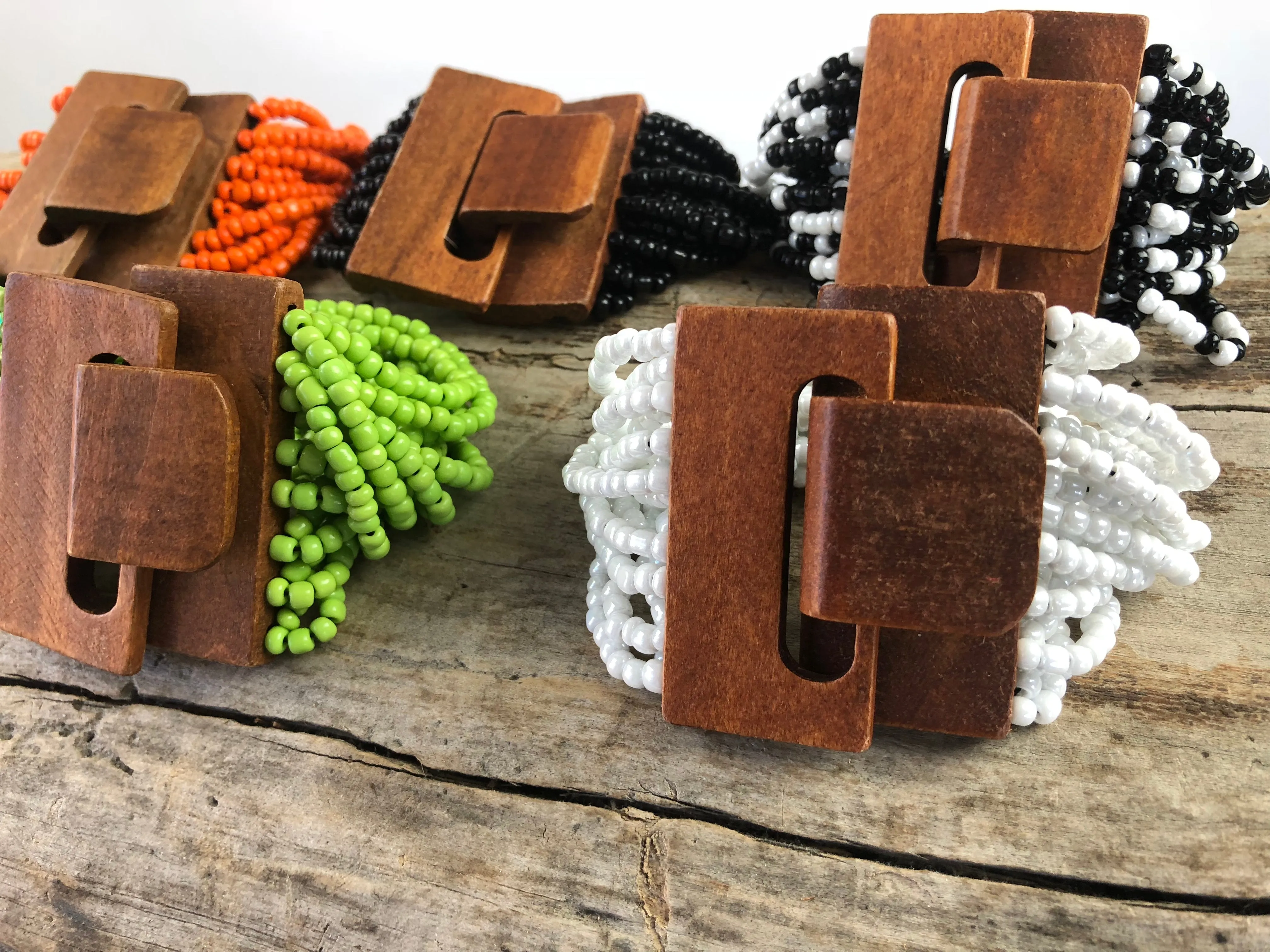 Oak Buckle Beaded Bracelet